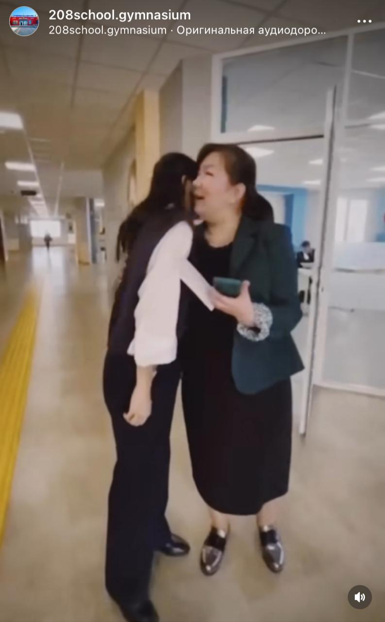 Мектебіміздің өзін-өзі басқару ұйымы сіздерді шын жүректен алғыс айту күнімен құттықтайды💐