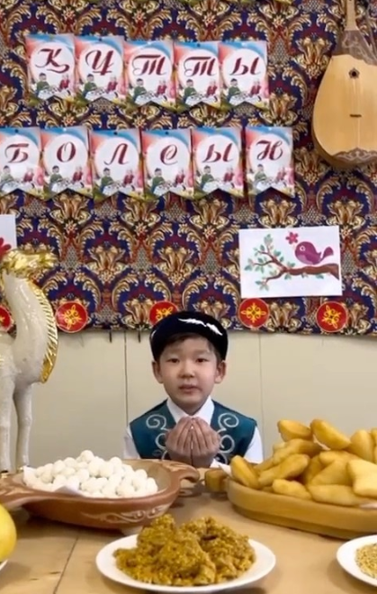 Мектебіміздің сынып жетекшілері мен білім алуышылары төл мерекемізбен  құттықтады.