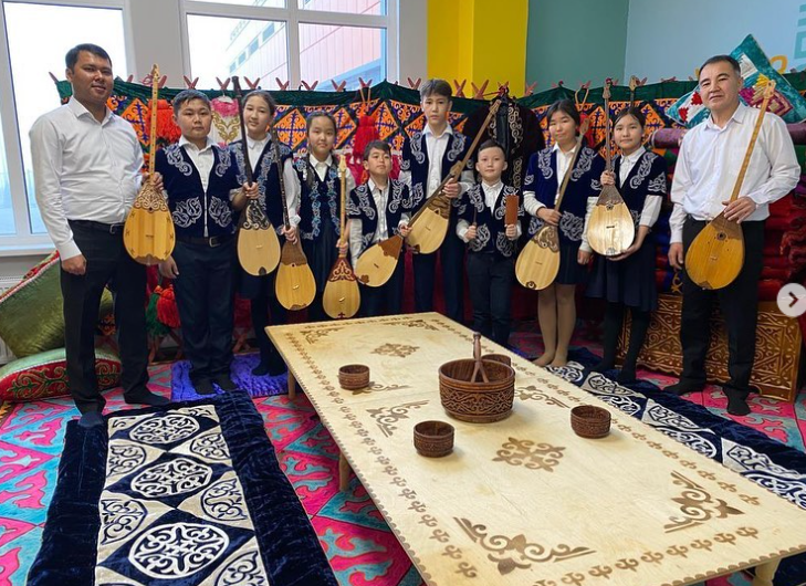 мектебіміздің оқушылары “Күмістің күмбірі” Республикалық домбырашылар челленджіне қатысты.