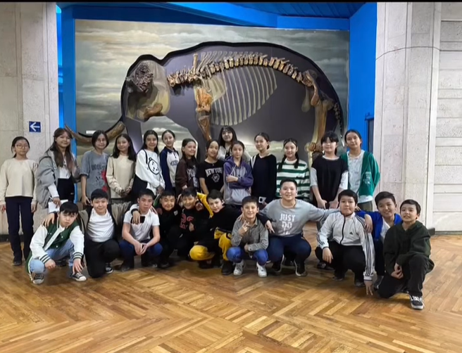 6 сынып оқушылары Қазақстан Республикасының мұражайына экскурсияға барды.