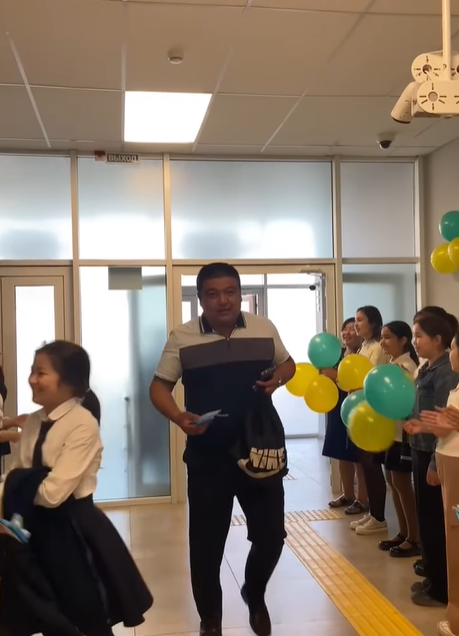 «Адал ұрақ, өзін-өзі басқару » ұйымы мектебіміздің барлық ерлер қауымын құттықтады.