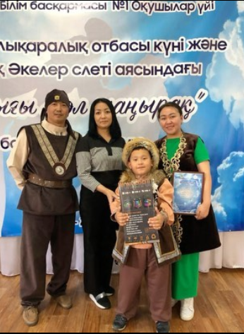 7 “А” және 7 “Ә” сынып оқушылары жеңіс күніне жеткізген Наурызбай ауданындағы ардагер Джубаниязов Бейсенгали Айтжановичты айтулы мерекемен мектептің атынан құттықтап барды.