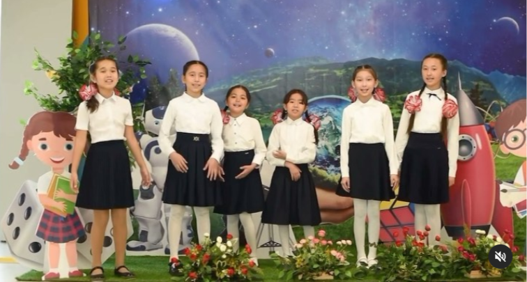 4 «А» сынып оқушылары барша ұстаздарды оқу жылының аяқталуымен құттықтайды!