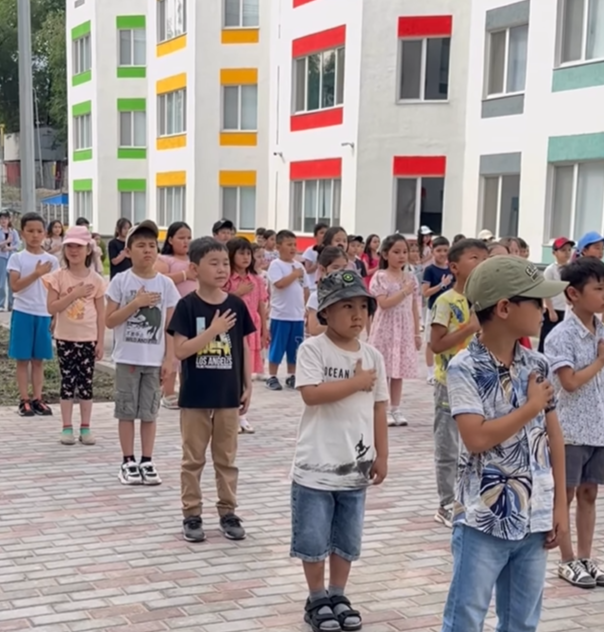 “Достық” жазғы лагері бүгін “Мен өнерпаз баламын” тақырыбында жұмысын бастады.