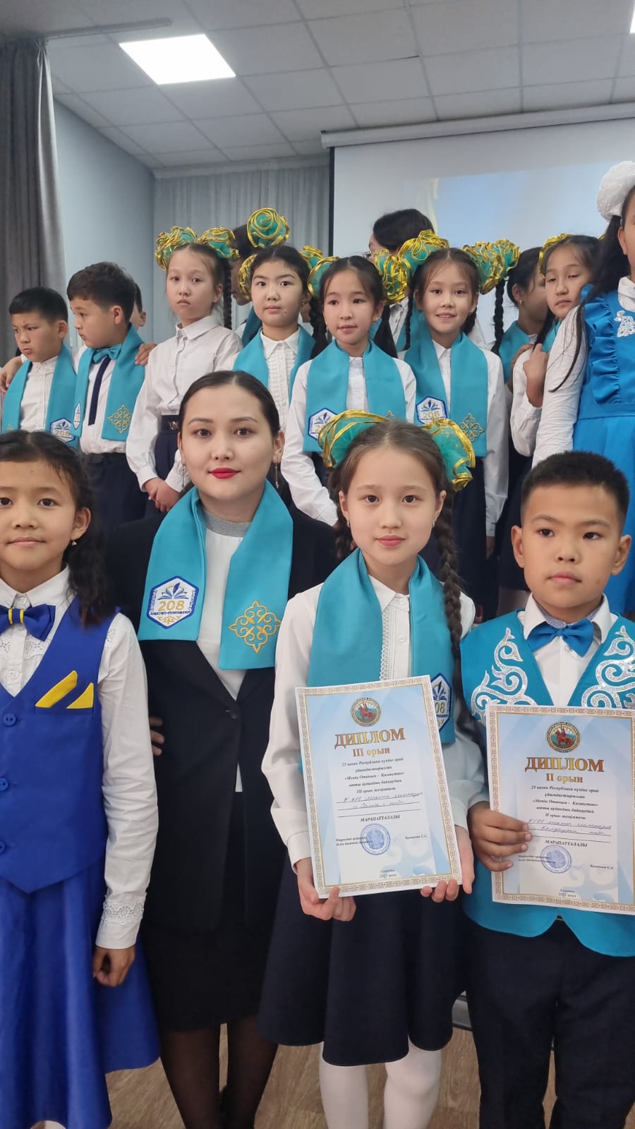 “Самғау” хор тобы жүлделі 3-орынды иеленді.