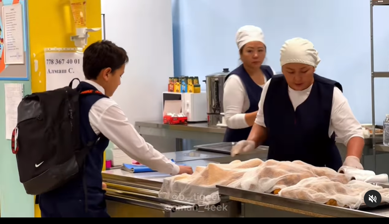 Мектебіміз дұрыс тамақтануды насихаттауға, оқушылар арасындағы тамақтану мәдениетін қалыптастыруға ерекше назар аударады.